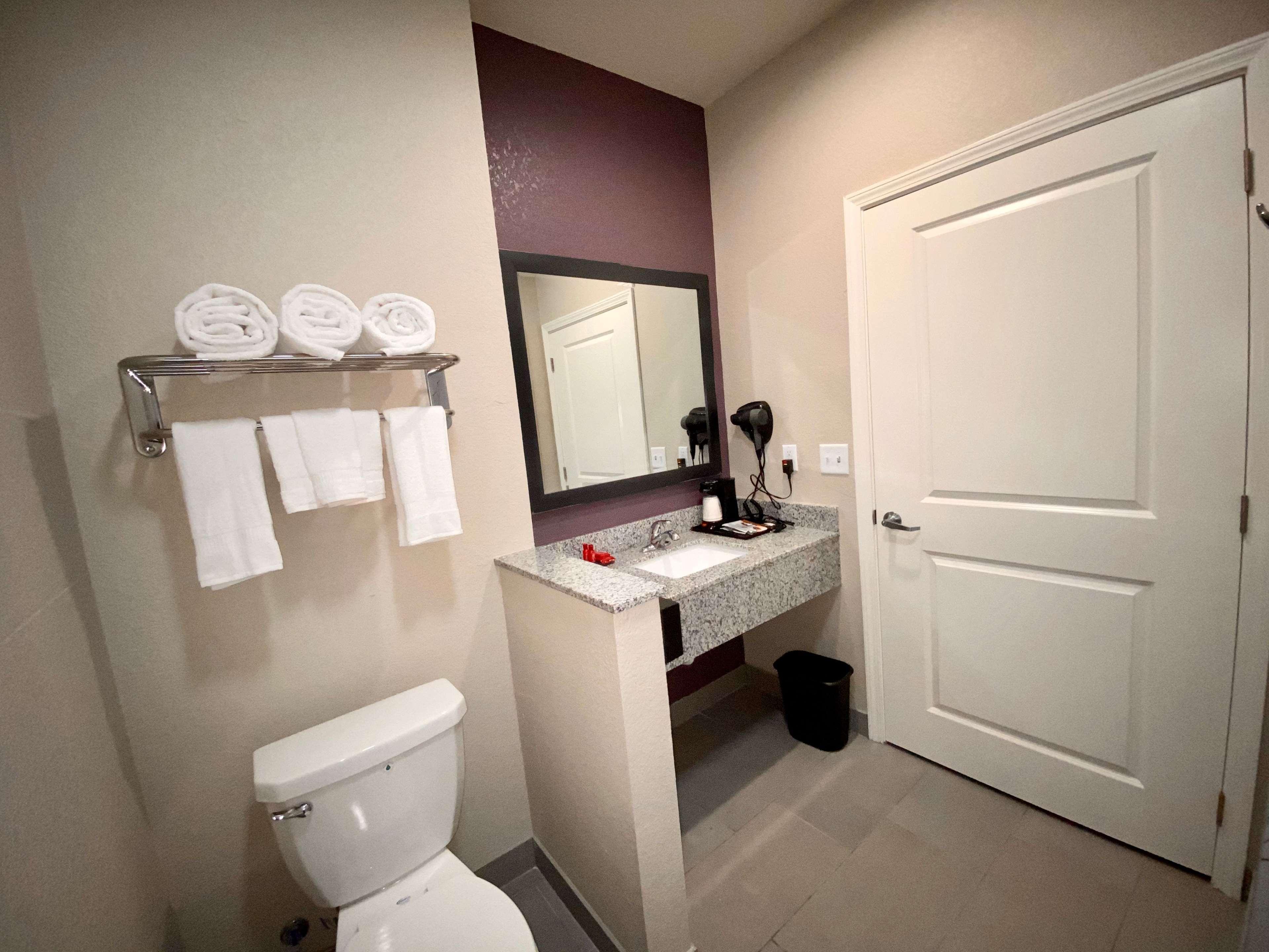Surestay Plus Hotel By Best Western Ada Extérieur photo